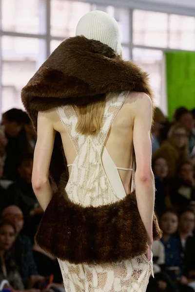 Look 54